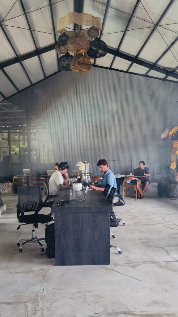 digital nomad cafe uluwatu