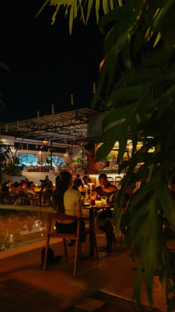 romantic dinner uluwatu