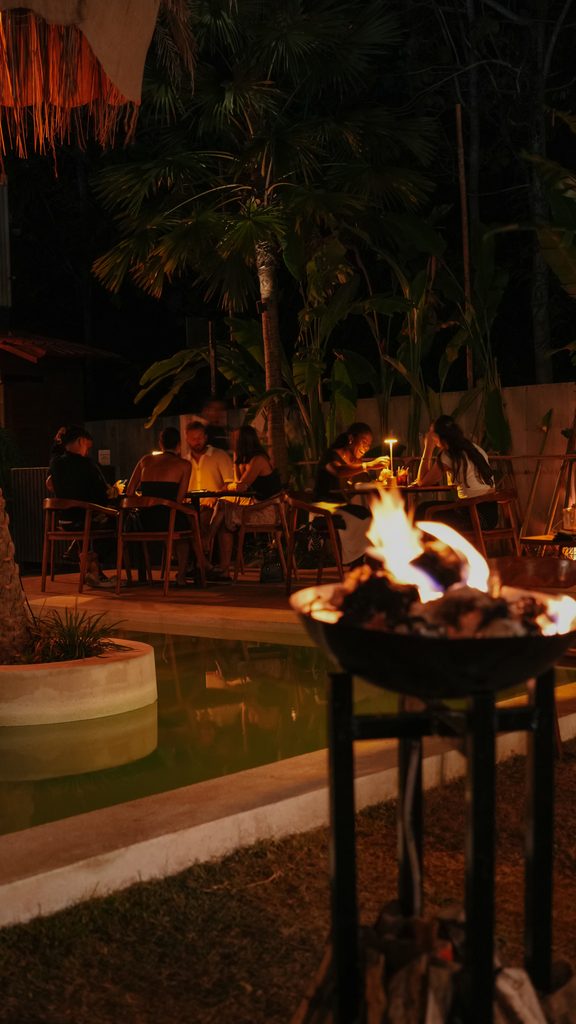 group dinner uluwatu